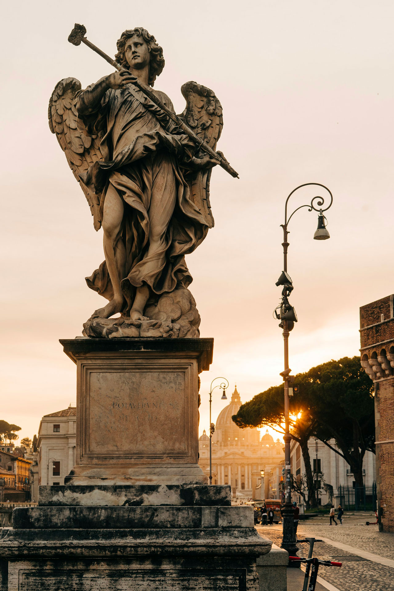 castel-sant-angelo-e-cupola-di-san-pietro-gabriella-clare-marino-RKPQd6y86Pk-unsplashcastel-sant-angelo-e-cupola-di-san-pietro-gabriella-clare-marino-RKPQd6y86Pk-unsplash