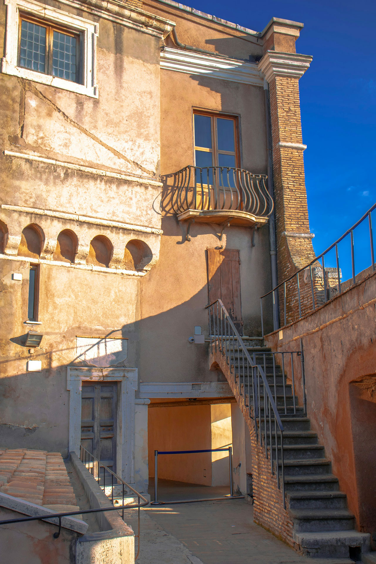 castel-sant-angelo-interno-felipe-goes-2oAUcqvRFnI-unsplash
